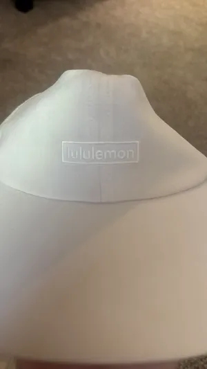 Lululemon hat thumbnail 2