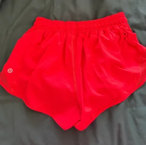 Lululemon Hotty Shorts 2.5" thumbnail 1