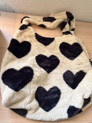 Faux Fur Heart Tote Bag - Black Hearts on Cream thumbnail 6