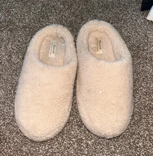 slippers thumbnail 1