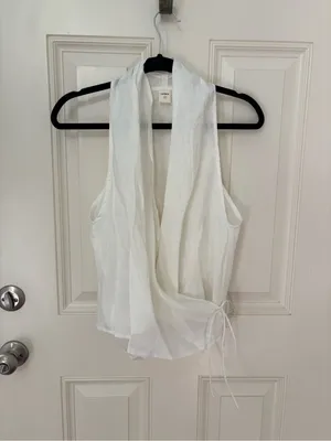 Lintico 100% Linen Halter Neck Tie-Front Crop Top Faye thumbnail 2