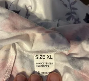 Floral top Size XL thumbnail 4