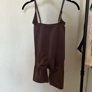 SKIMS shapewear bodysuit seamless sculpt open bust bodysuit cocoa NWOT size 2X thumbnail 7