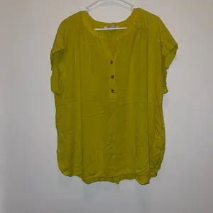 Rose + Olive Sz 2x yellow shirt thumbnail 2