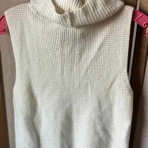 FINAL MARKDOWN White House Black Market Soft Cream cowl neck Sweater medium thumbnail 10