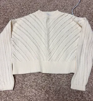 Old Navy Sweater thumbnail 1