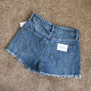 NWT KanCan Demin Shorts Blue Size 23 thumbnail 6