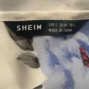 SHEIN Blue Floral Blouse small cap sleeve thumbnail 5
