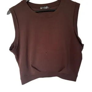 ARRIVE GUIDE | Gym Workout Cropped Shirt |
Brown Brown Size L thumbnail 1