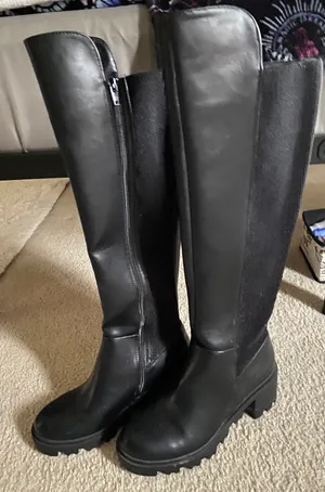 boots Black Size 7.5 thumbnail 1