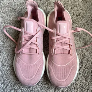 Adidas Woman’s running shoes thumbnail 1