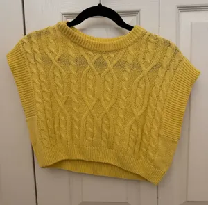 Yellow cropped sweater thumbnail 1