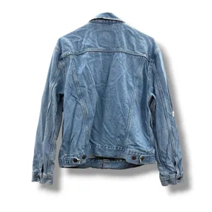 Levi's Trucker Jacket Womens Large Light Wash Distressed Denim 29944-0164 thumbnail 2