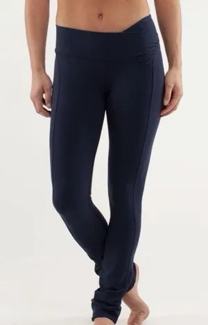 Lululemon Women’s Presence Pants Size 6 Navy Full Length Yoga Workout Gym thumbnail 1
