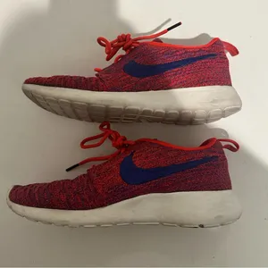 Nike Womens Roshe One Run Flyknit Red/Violet Sneakers 6.5 thumbnail 4