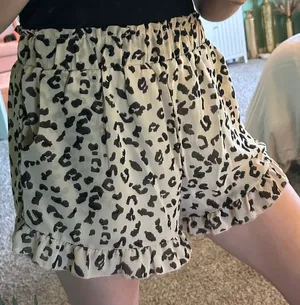 Leopard Print Ruffled Shorts Tan thumbnail 2