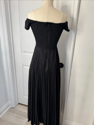 Alice + Olivia Black Off-Shoulder Pleated Maxi Skirt Dress thumbnail 5