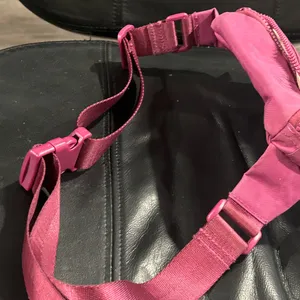 Lola California Vibrant Pink waist Bag thumbnail 6