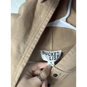 Bucket List Hoodie Womens Small Tan Pullover‎ Snap Neck Ribbed Hem Thumbholes thumbnail 4