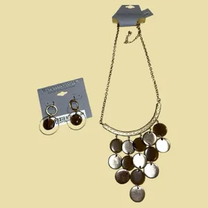 Elegant faux Gold and Cream Necklace Set thumbnail 5