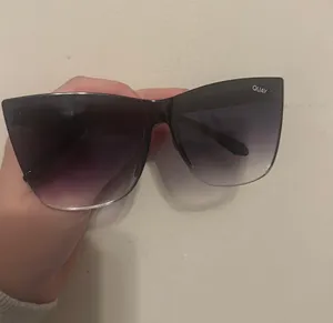 Quay Come Thur sunglasses thumbnail 2