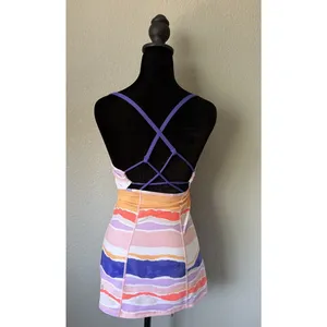 Lululemon Womens Size 4 Multicolor Strappy Back Built In Bra Tank Top No Pads thumbnail 2