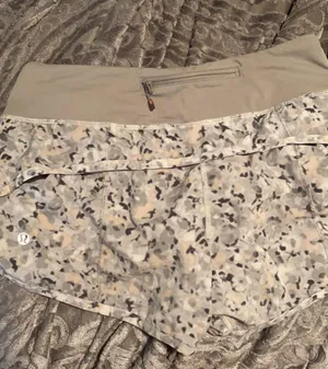 Lululemon Shorts thumbnail 1
