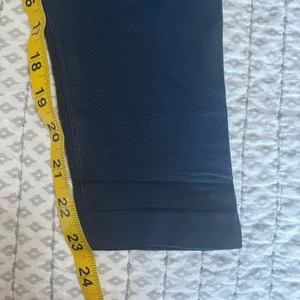 Halara‎ Navy High-Waisted Leggings Cropped size Large NWT thumbnail 5