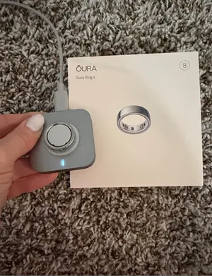 Oura Ring 4 — Silver Finish thumbnail 3