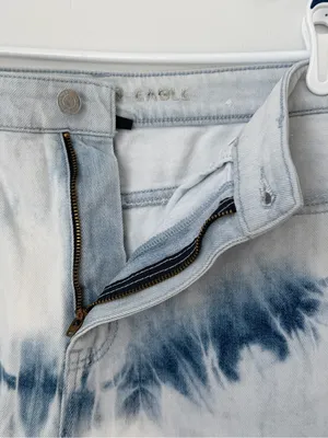 American Eagle Tie Dye Highest Rise Mom Jean Shorts Size 8 thumbnail 6