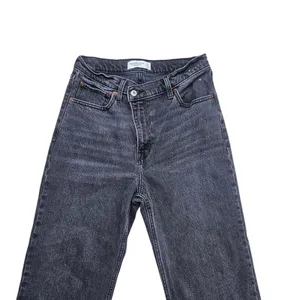 Abercrombie & Fitch 90s Relaxed High Rise Jeans Size 27 4 Washed Black Raw Hem thumbnail 3