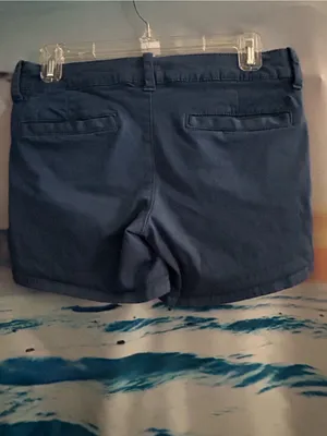 American Eagle Women’s Navy Blue Midi Super Stretch Chino Shorts SZ 2 thumbnail 2
