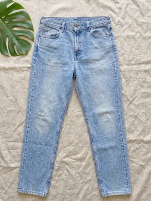 LEVI’S 550 Women’s Relaxed Fit Tapered Leg Jeans - Light Wash Vintage Denim thumbnail 1