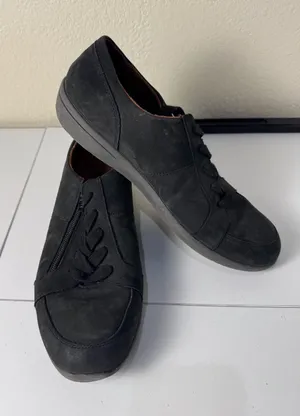 Vionic Abigail Black Suede Sneakers 9.5 Weather Resistant Orthotic‎ Comfort thumbnail 1