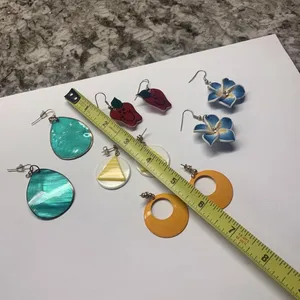 Lot Of 5 Costume Earrings Pierced Dangle Variety thumbnail 12