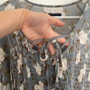 AMERICAN EAGLE Smocked Floral Blouse Blue Cream Ivory Long Sleeve Boho Peplum XS thumbnail 8