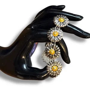 Silver tone sunflower link bracelet thumbnail 4