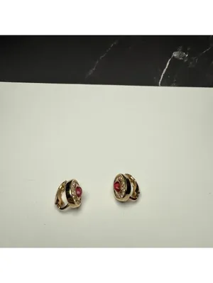 Small Christian Dior Red Glass & Rhinestone Clip-on Clip On Gold Tone Signed thumbnail 13
