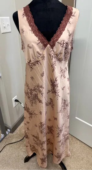 Old Navy Satin Floral Slip Dress Lace Coquette Lingerie Style‎ Long Babydoll S thumbnail 1