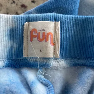 Warm Fun Sweat Shorts‎ Womens S Blue Tie Dye Retro Athleisure Raw Hem Fleece thumbnail 2