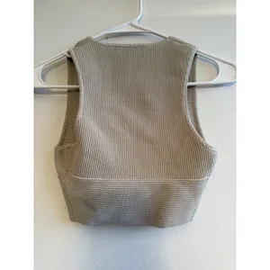 Babaton Sculpt Knit Deep V-Neck Crop Tank‎ Top Beige XS thumbnail 3