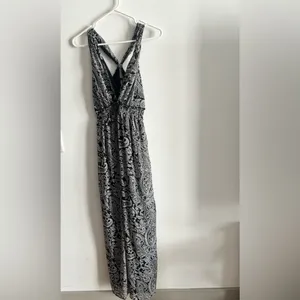 NWT Motherhood Maternity Black & White Paisley Maxi Dress Size S thumbnail 2