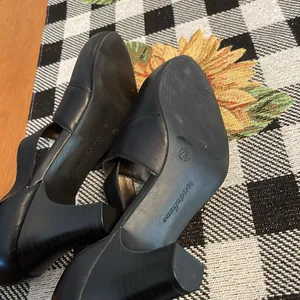 Easy Spirit Easy stride heels with Velcro closure thumbnail 7