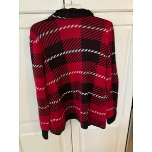 Adrienne‎ Vittadini Womens Red Black Plaid Faux Fur Collar Cardigan Sweater M thumbnail 4