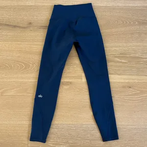 Alo Yoga Airlift Fine Lines High Waist Leggings 7/8 Size XS Blue thumbnail 4