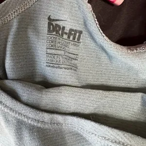 Nike Dri-fit small grey‎ tank top thumbnail 4