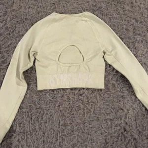 Gymshark Crop Top thumbnail 3