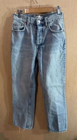 Zara High Rise Button Fly Light Wash Straight Jeans Size 2 thumbnail 1