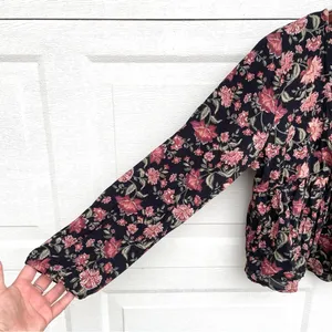 NWT American Eagle Womens Shirt Blouse Black Pink Mauve Floral Front Medium thumbnail 6