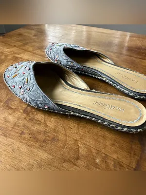 Matisse Goddess Satin Gray Embroidered Beaded Slip-On Mules size 9 thumbnail 5
